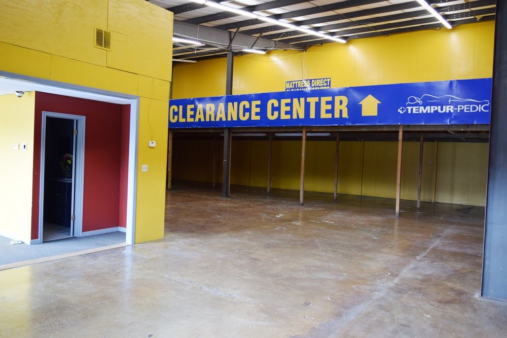 Retail For Lease: 5880 Siegen Ln, Baton Rouge, LA 70809
